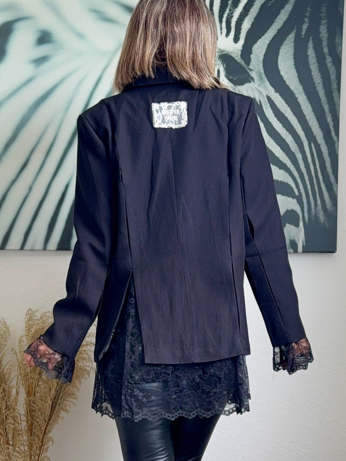 Oversized Blazer with Lace – Chic & Sophisticated