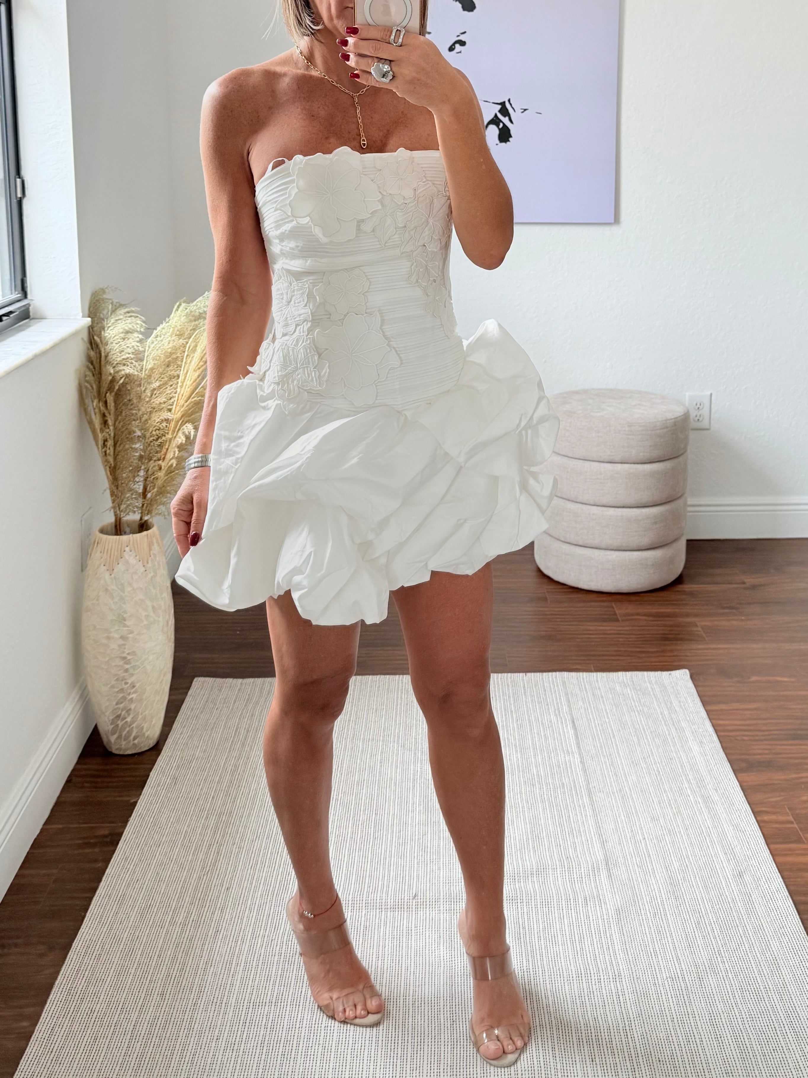 White Balloon Floral Mini – New Year Glow