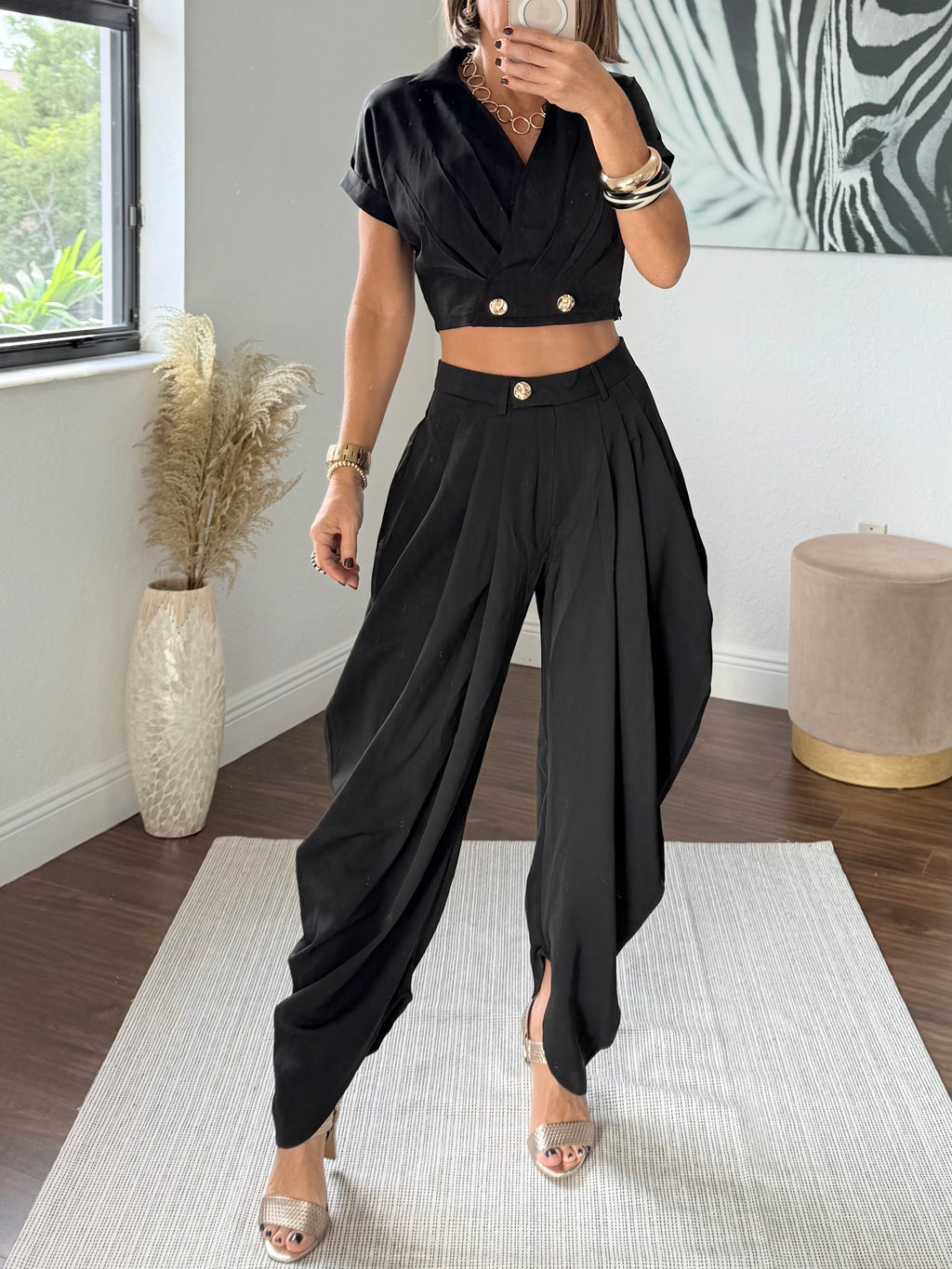 Black  Wide-Leg Jogger Pants with Modern Pleats and top set