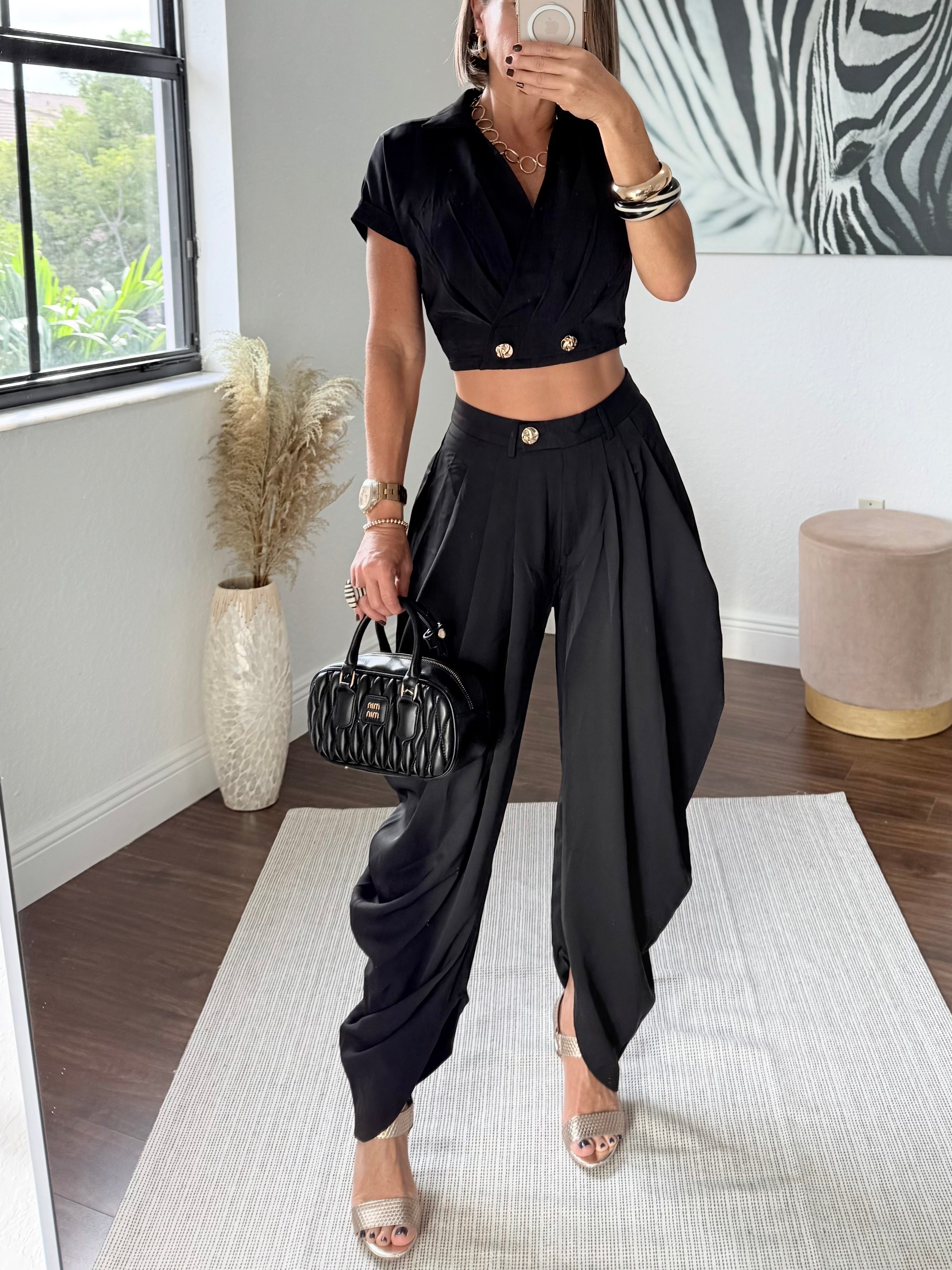 Black  Wide-Leg Jogger Pants with Modern Pleats and top set