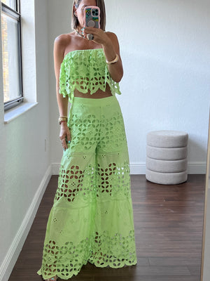 Lace rufle details tube top and tiered pants set