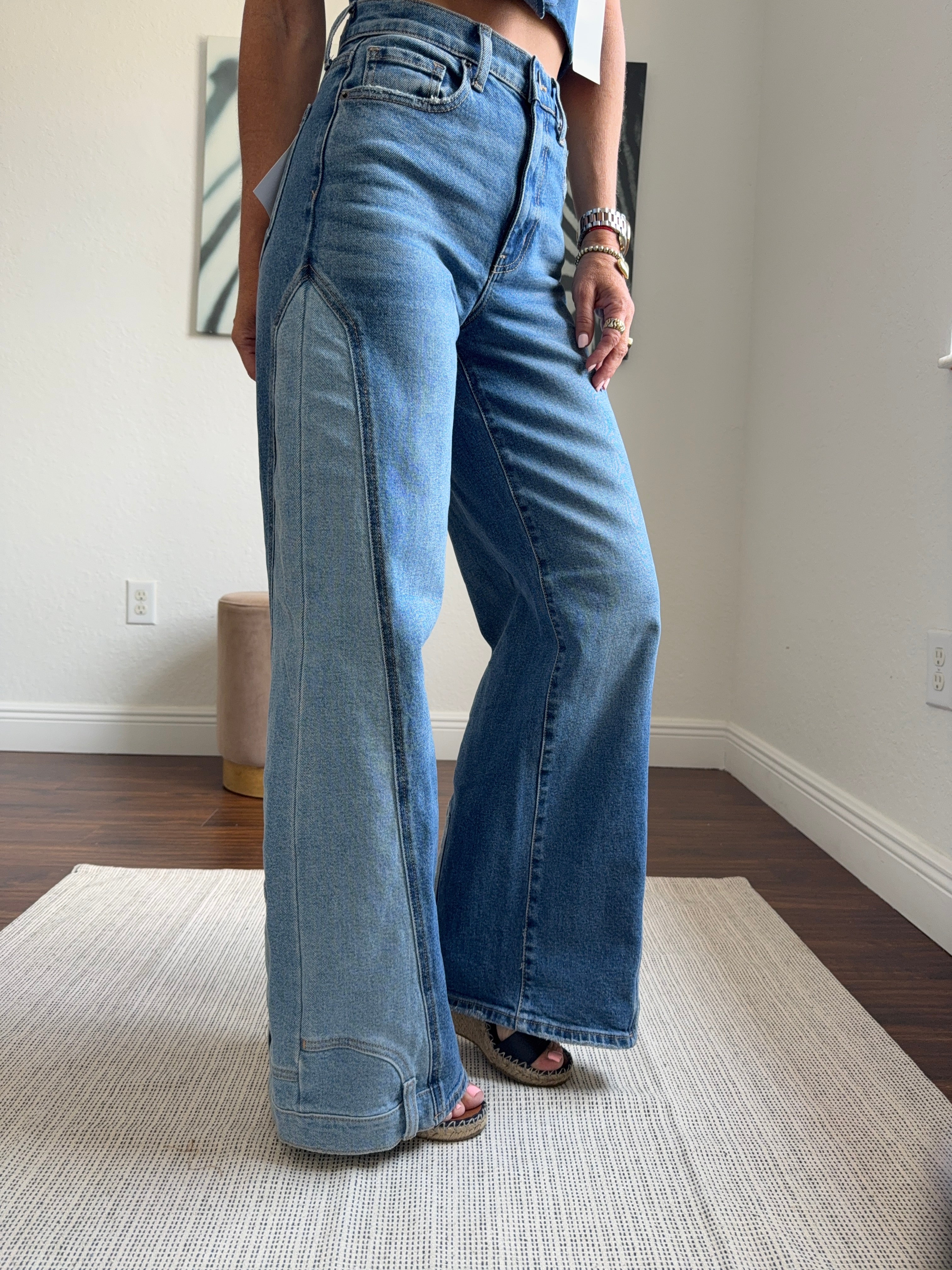 Wide leg  Sculpt Flare – Two-Tone Stretch Denim with Boot Pocket Detail”