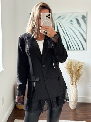 Oversized Blazer with Lace – Chic & Sophisticated