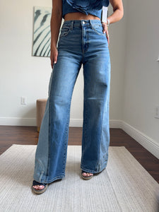Wide leg  Sculpt Flare – Two-Tone Stretch Denim with Boot Pocket Detail”