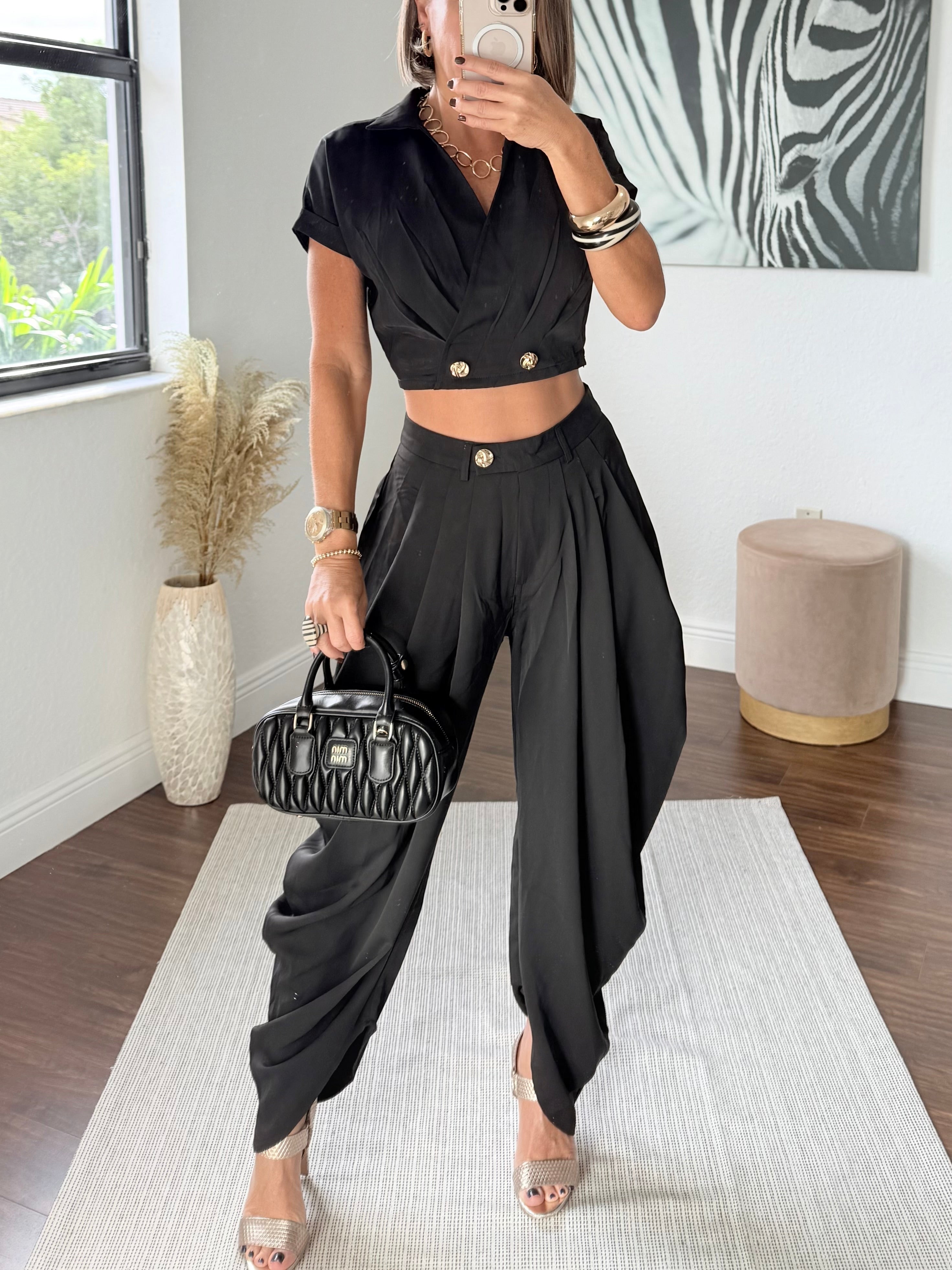 Black  Wide-Leg Jogger Pants with Modern Pleats and top set