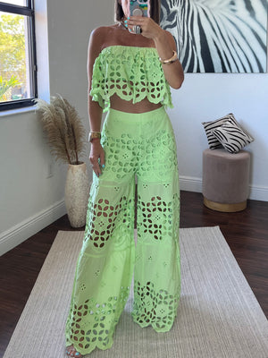 Lace rufle details tube top and tiered pants set