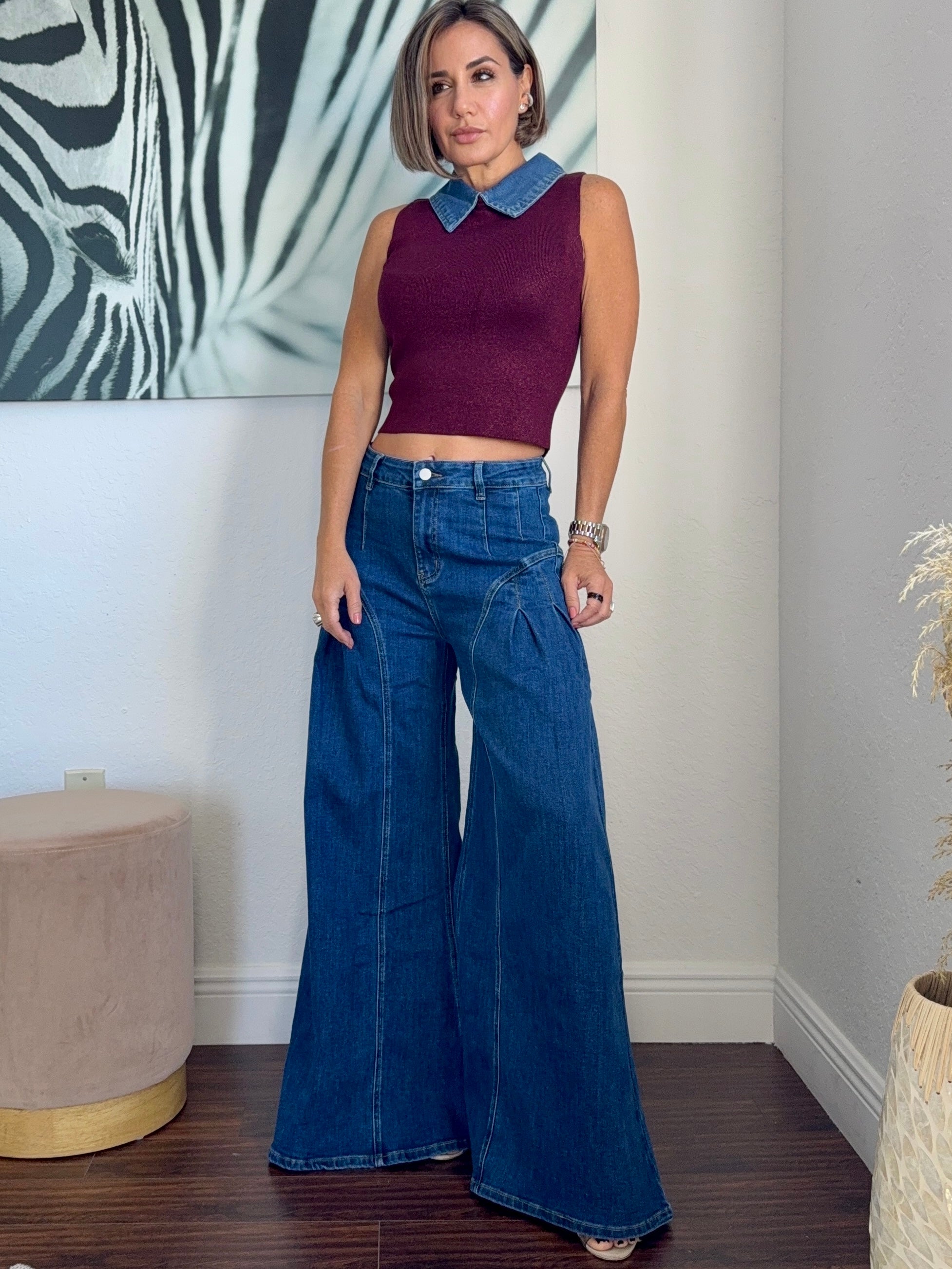 Sleeveless Sweater Top with Denim Neckline – Chic & Elegant