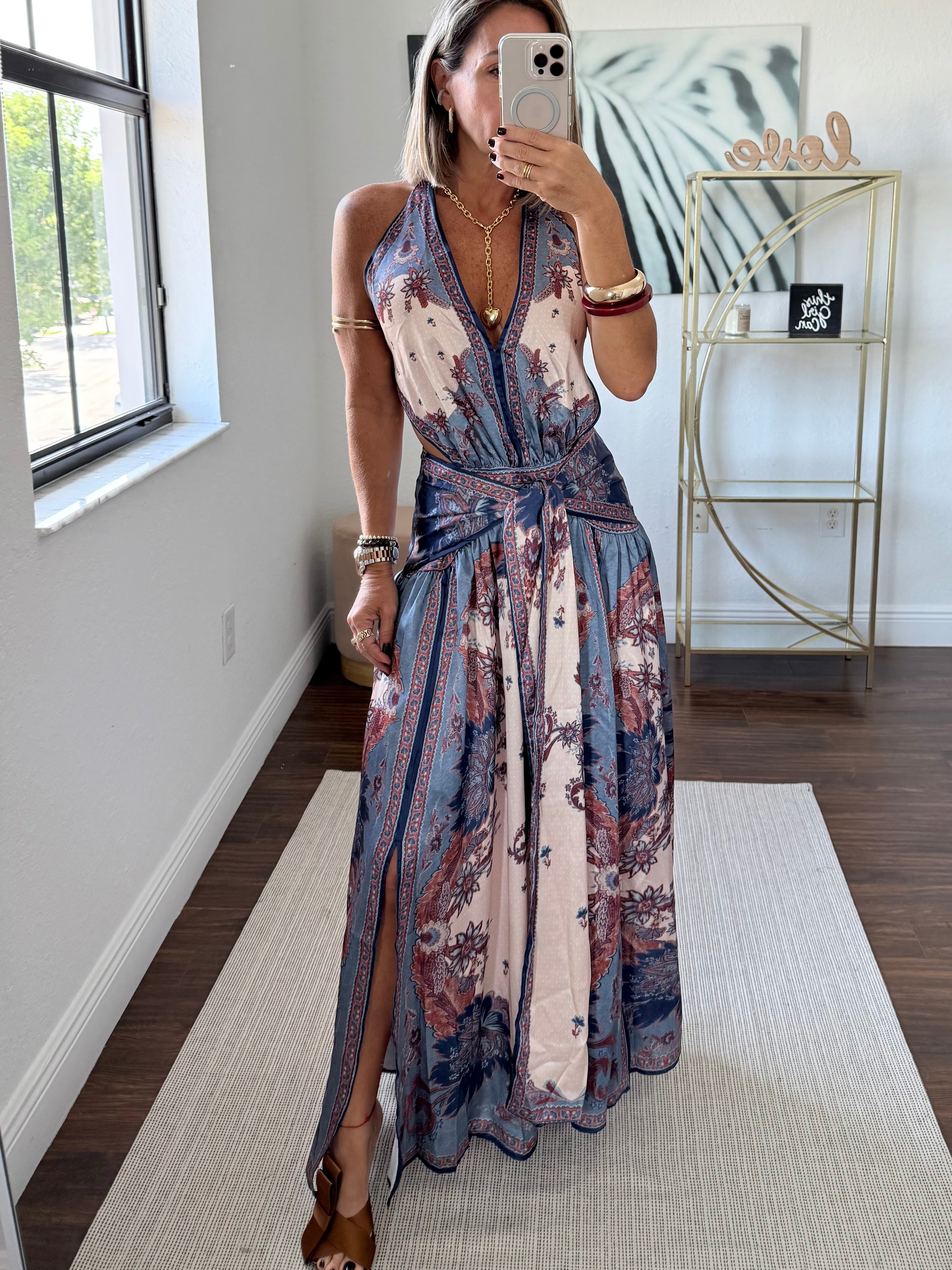 Chic Printed Silk Dress – Daytime Elegance