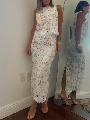 White  embroidery rose  set