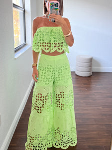 Lace rufle details tube top and tiered pants set